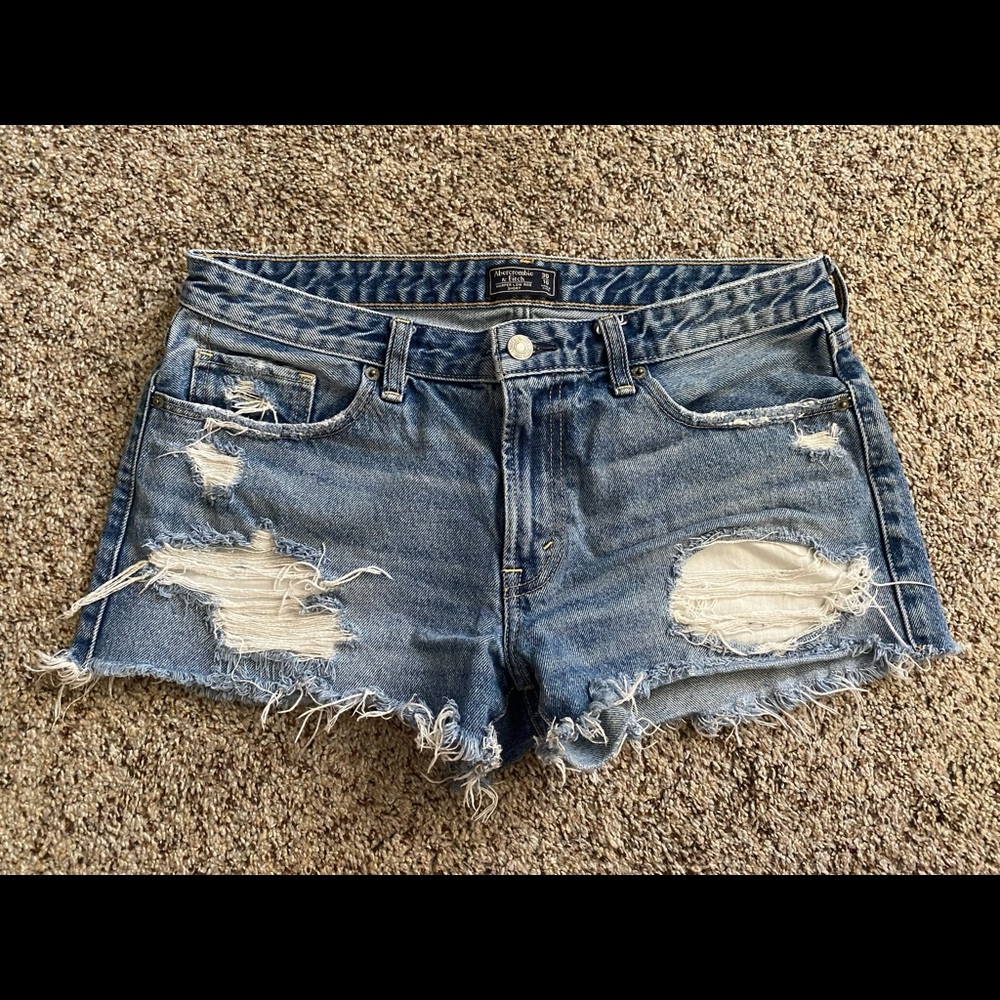 Abercrombie Harper Low Rise Short size 30.